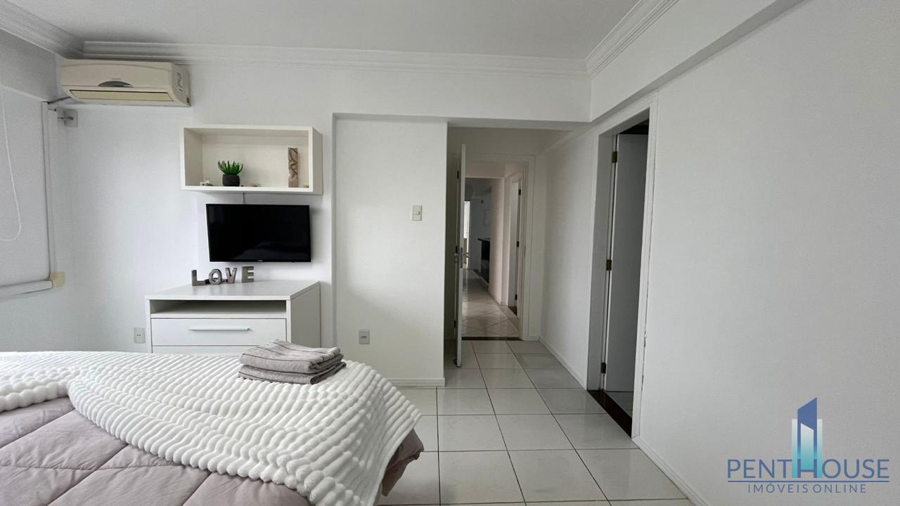 Apartamento para alugar com 3 quartos, 130m² - Foto 12