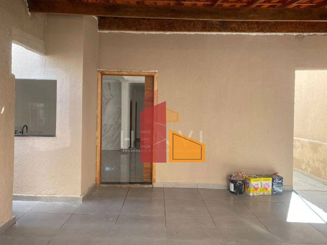 Casa à venda com 3 quartos, 45m² - Foto 2