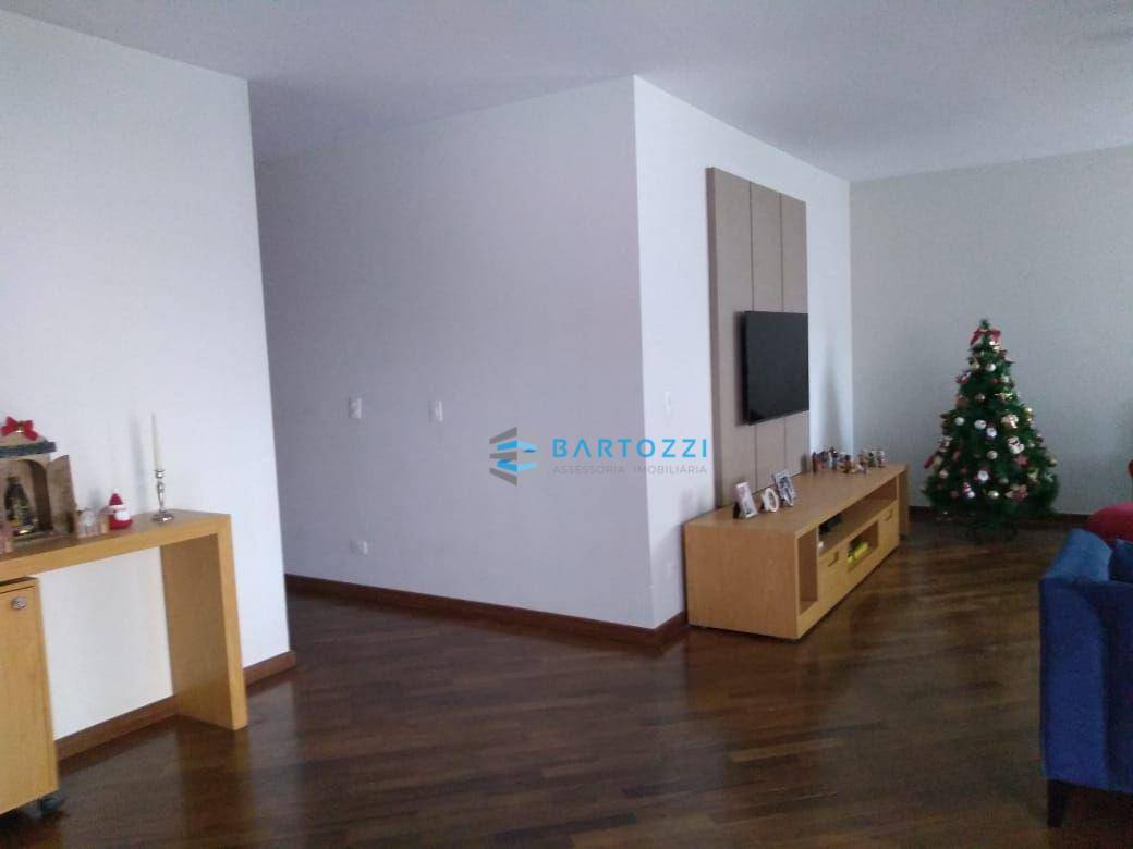 Apartamento para alugar com 4 quartos, 260m² - Foto 4