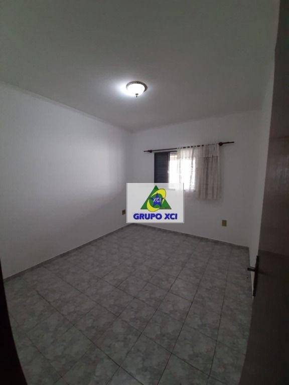 Casa à venda e aluguel com 3 quartos, 140m² - Foto 9