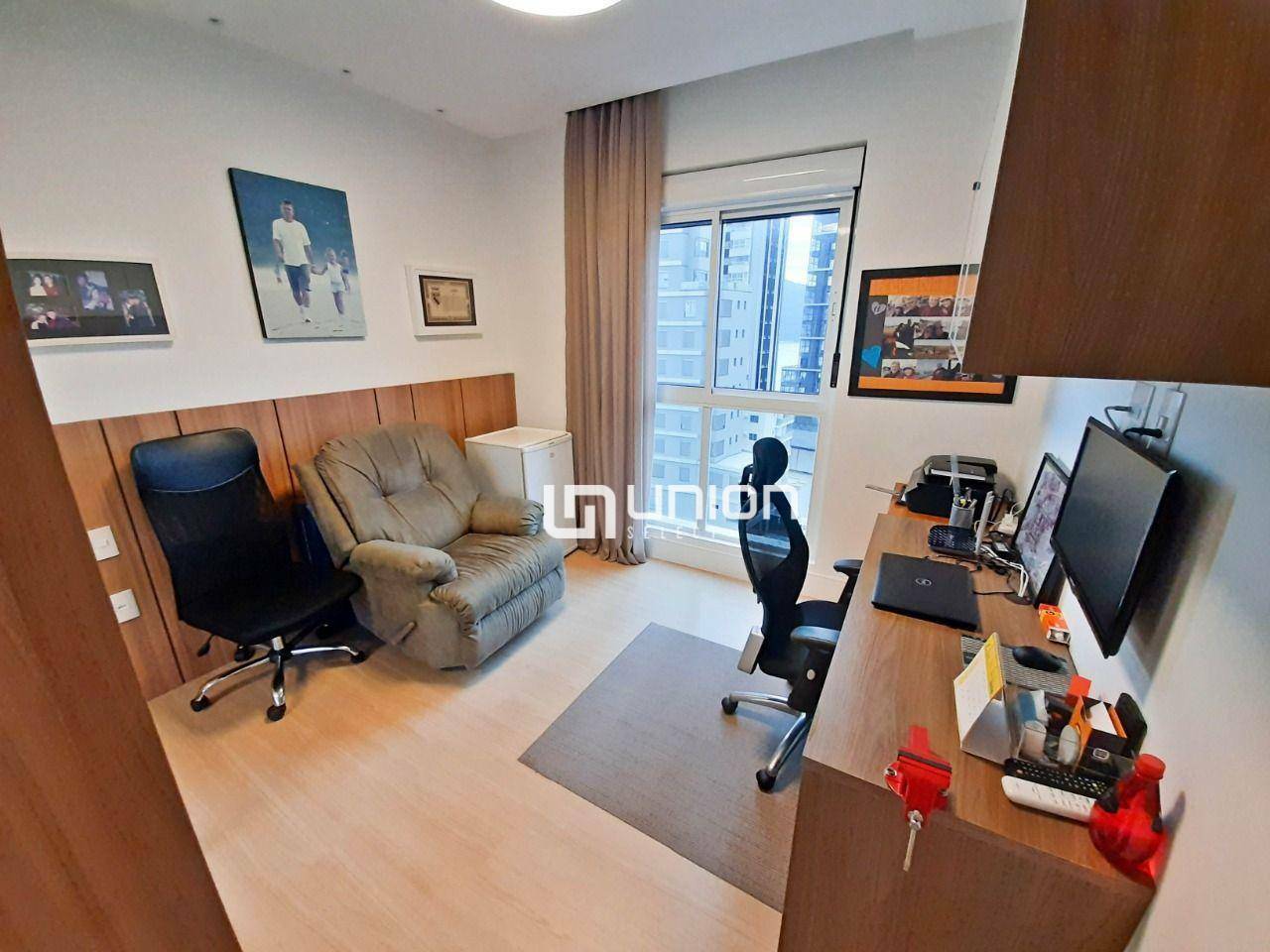 Apartamento à venda com 4 quartos, 153m² - Foto 9