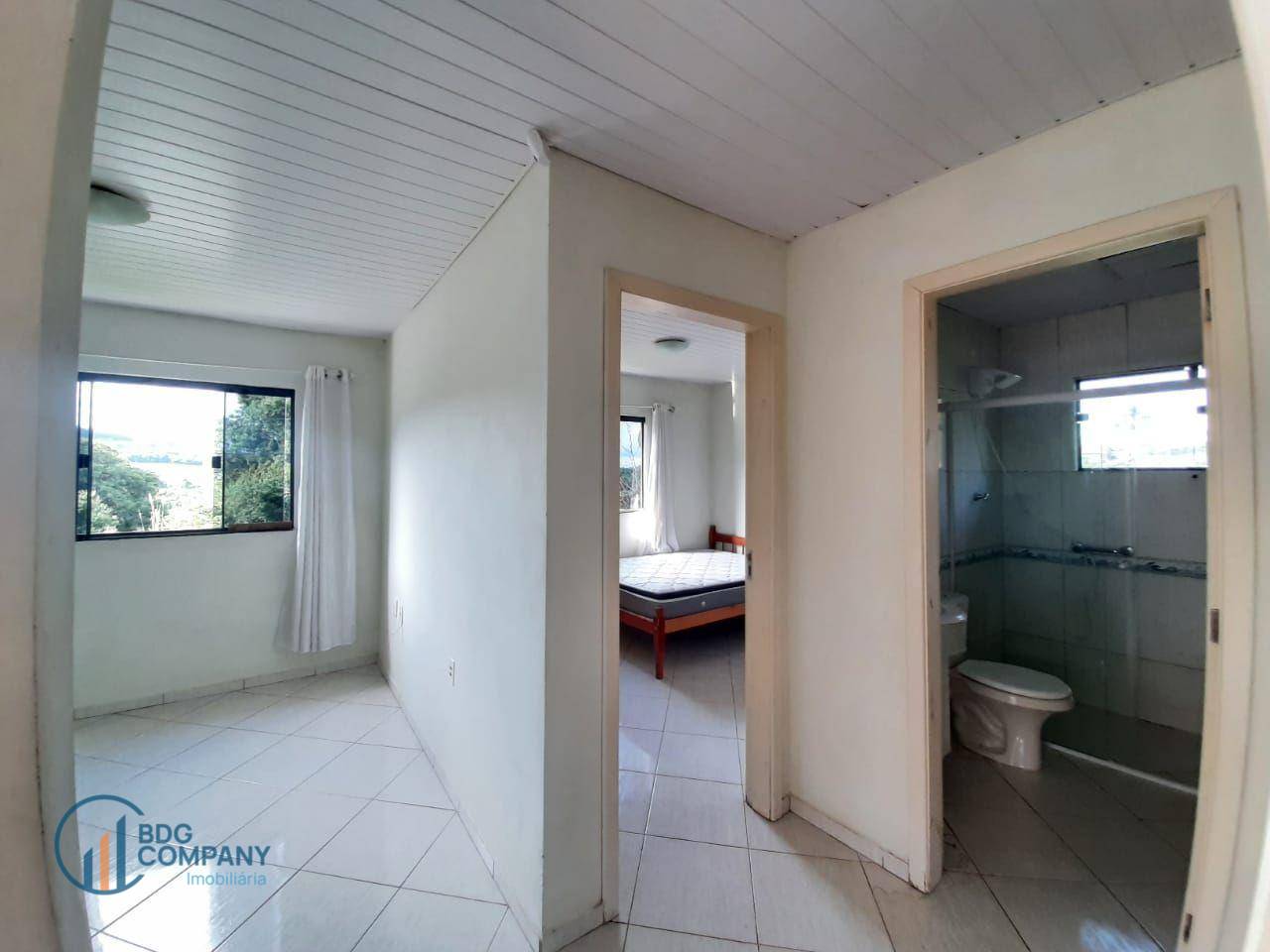 Casa à venda com 2 quartos, 63m² - Foto 4