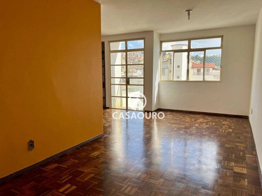 Apartamento à venda com 3 quartos, 112m² - Foto 1