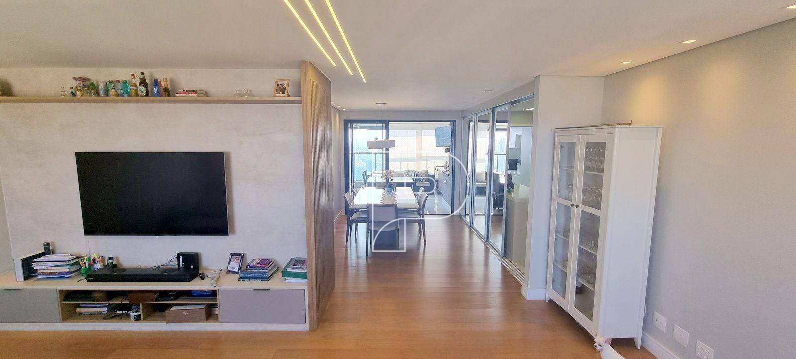 Apartamento à venda com 3 quartos, 150m² - Foto 11