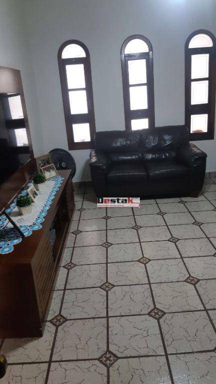 Sobrado à venda com 3 quartos, 170m² - Foto 4