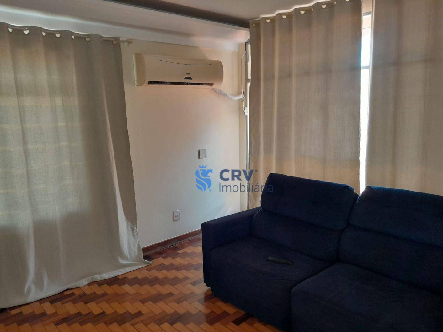 Casa para alugar com 6 quartos, 300m² - Foto 2