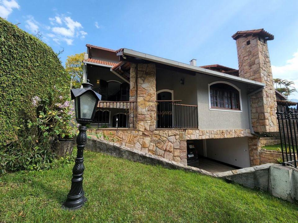 Casa à venda com 3 quartos, 300m² - Foto 2