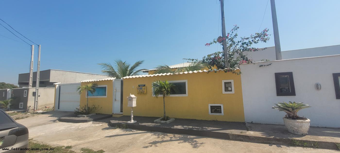 Casa à venda com 3 quartos, 200m² - Foto 1