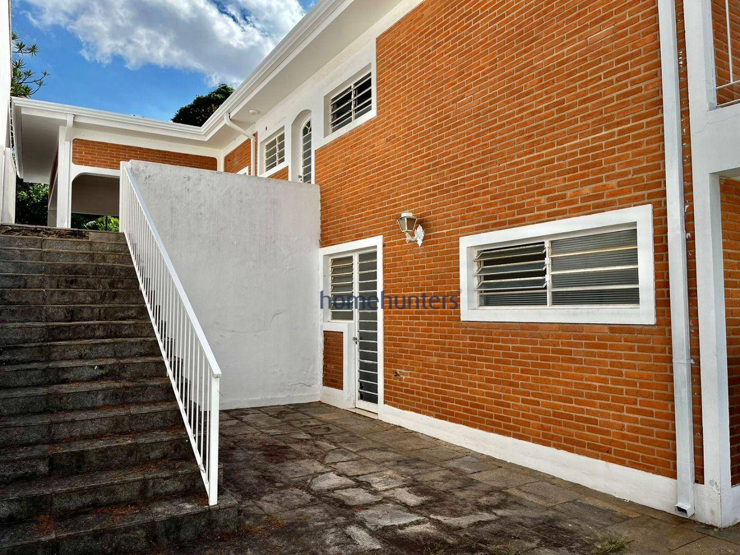 Casa para alugar com 5 quartos, 328m² - Foto 26