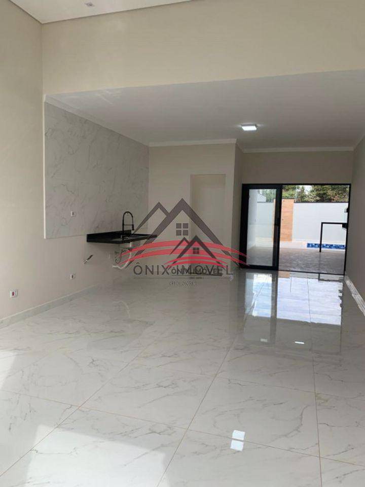 Casa à venda com 3 quartos, 160m² - Foto 2