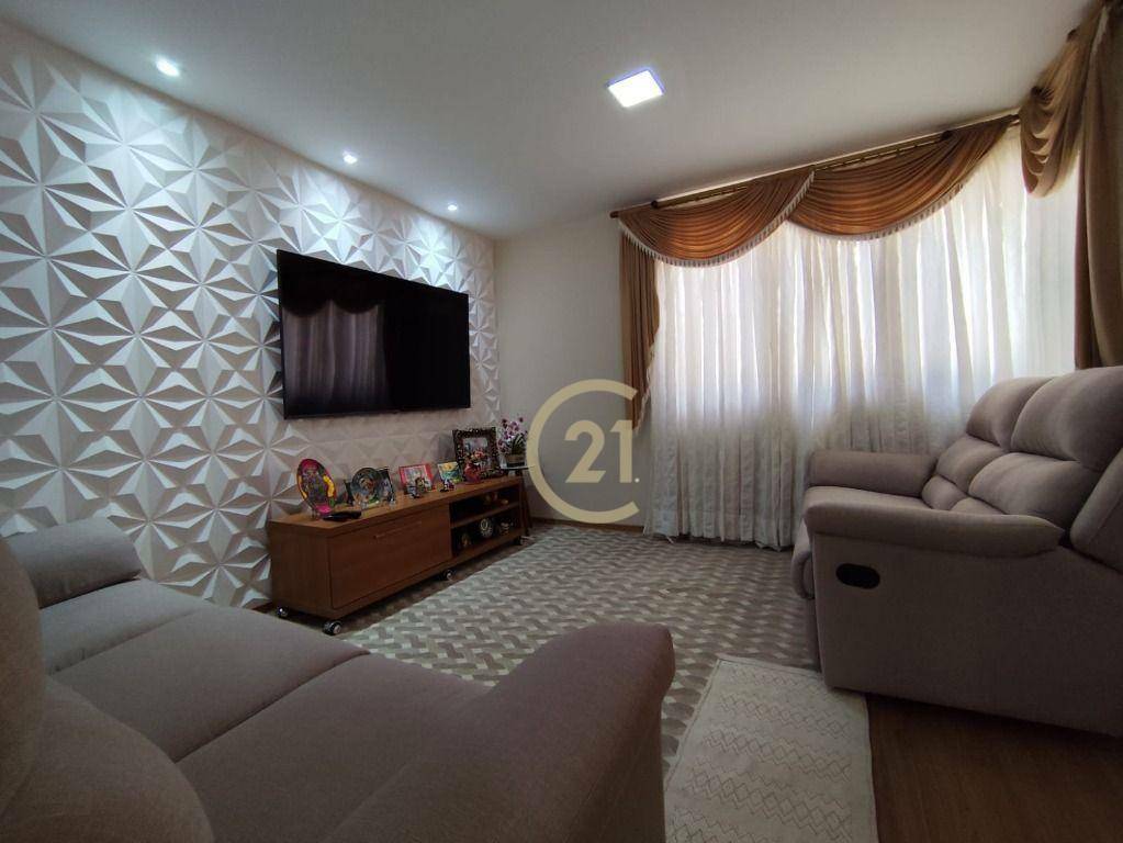 Casa à venda com 3 quartos, 166m² - Foto 1