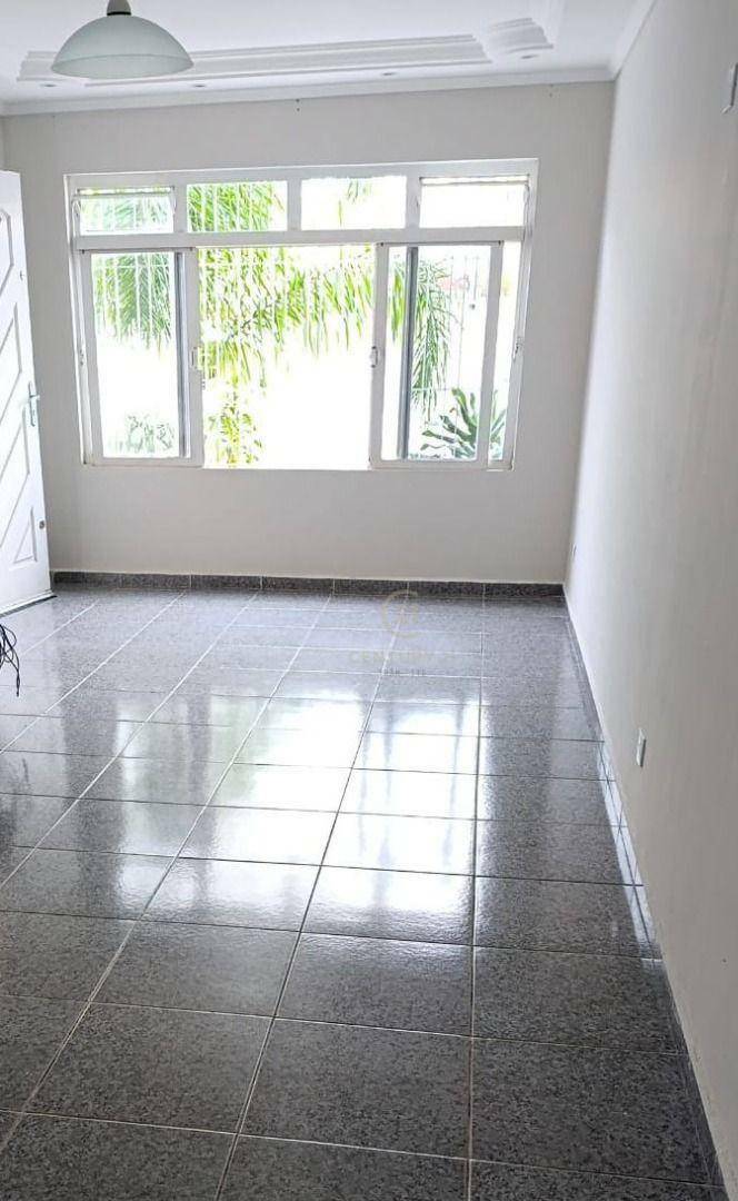 Casa à venda e aluguel com 3 quartos, 160m² - Foto 2