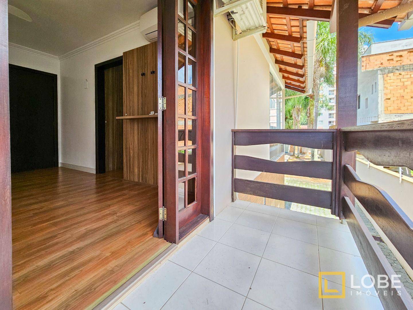 Casa à venda com 3 quartos, 300m² - Foto 19