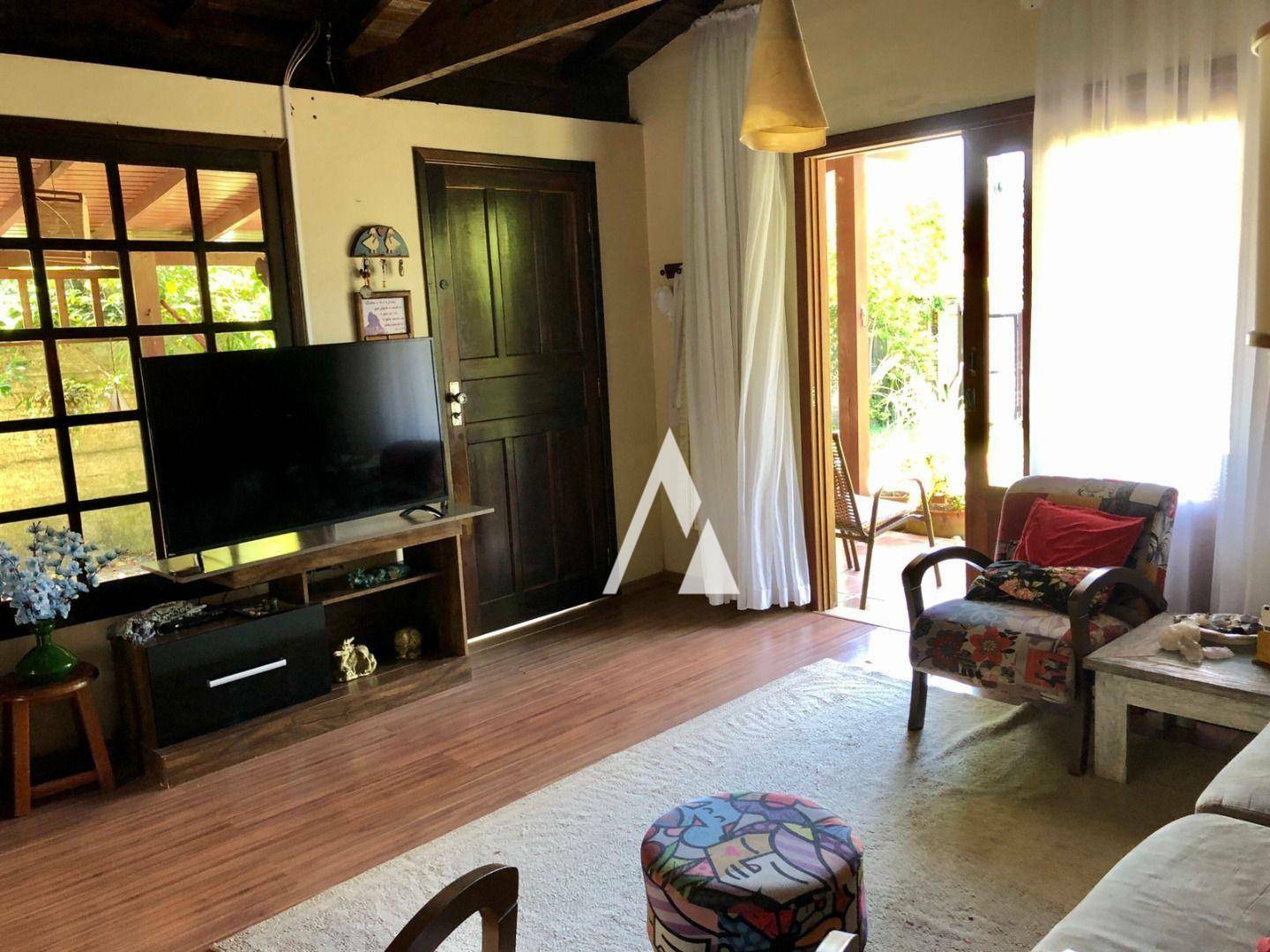 Casa à venda com 3 quartos, 157m² - Foto 14