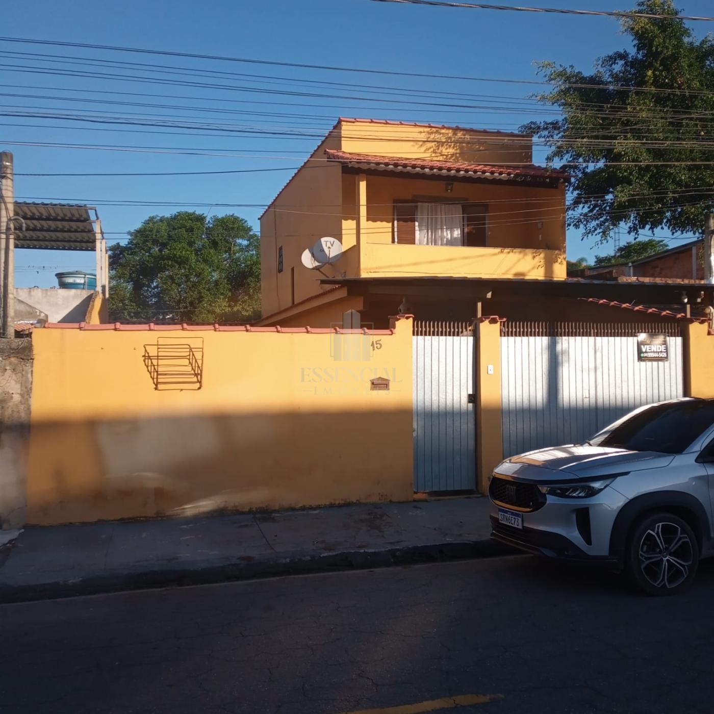 Casa à venda com 2 quartos, 250m² - Foto 1