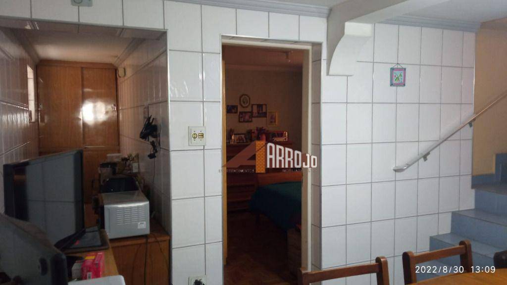 Casa à venda com 3 quartos, 250m² - Foto 17