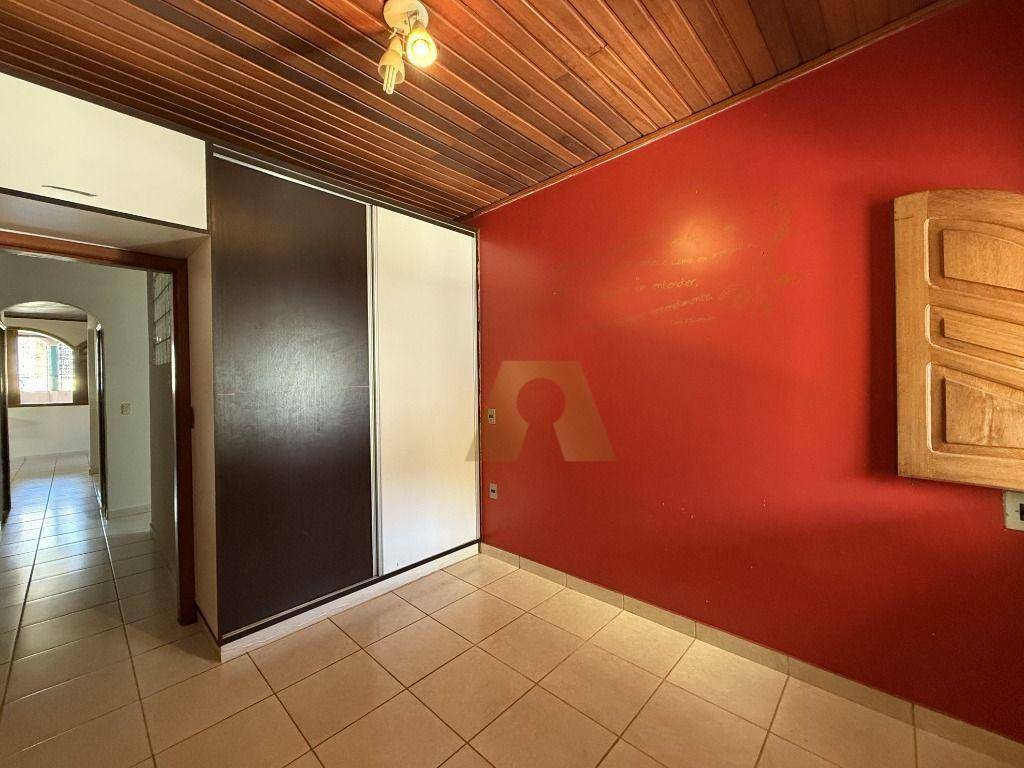 Casa para alugar com 3 quartos, 195m² - Foto 12