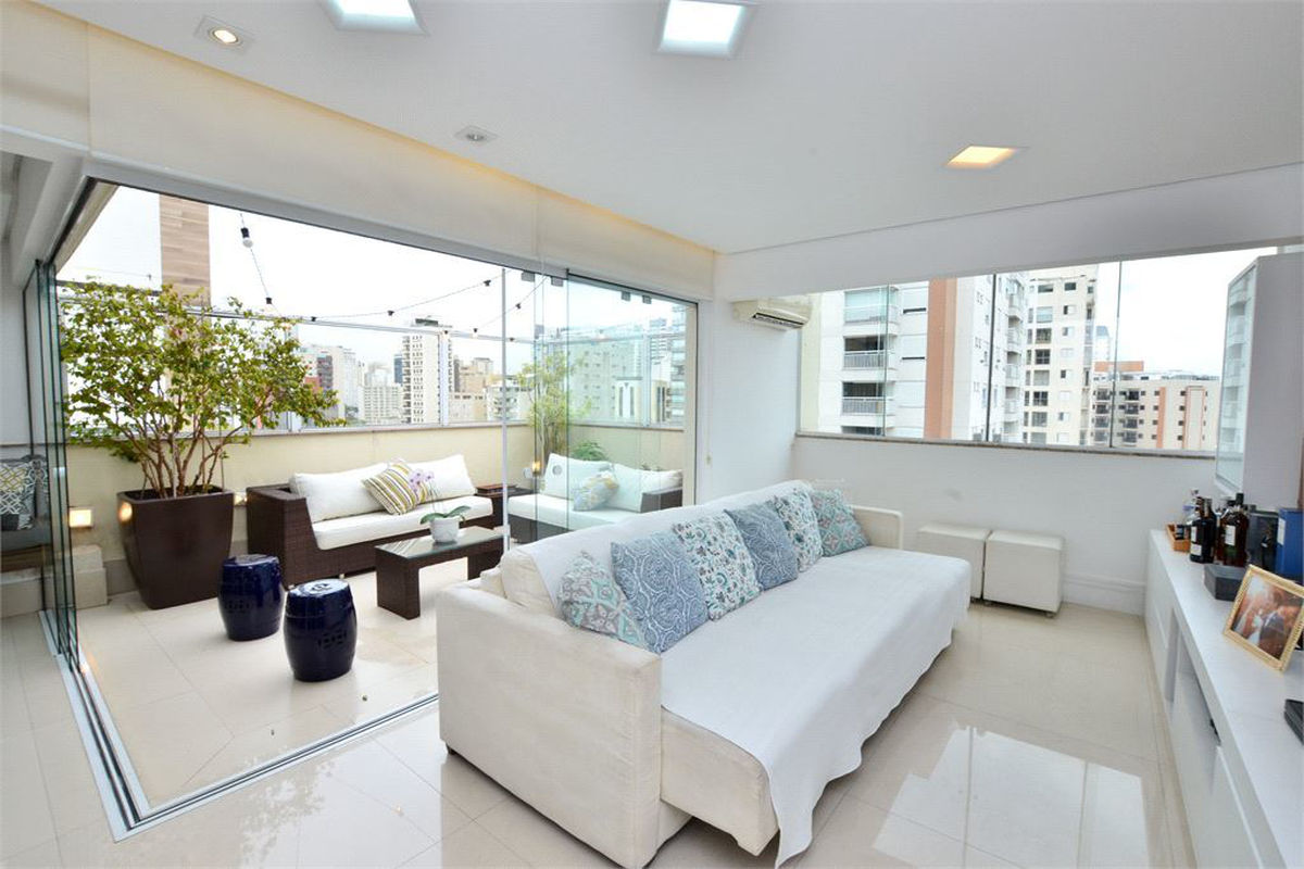 Apartamento à venda com 3 quartos, 153m² - Foto 2