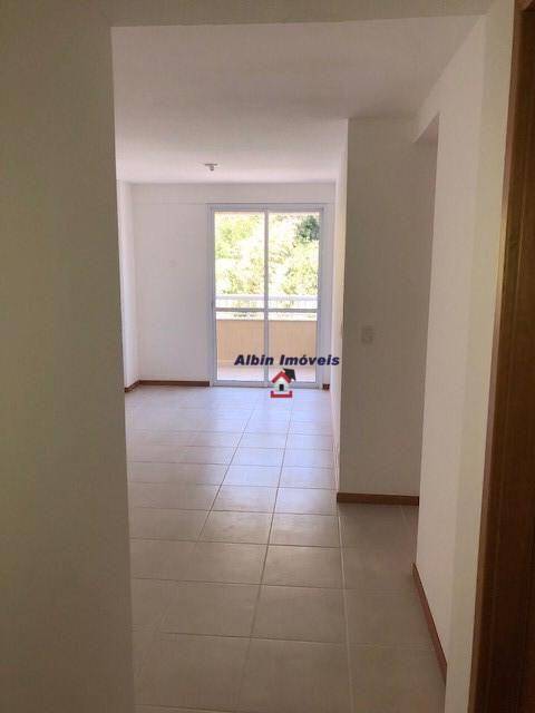 Apartamento à venda com 2 quartos, 67m² - Foto 3