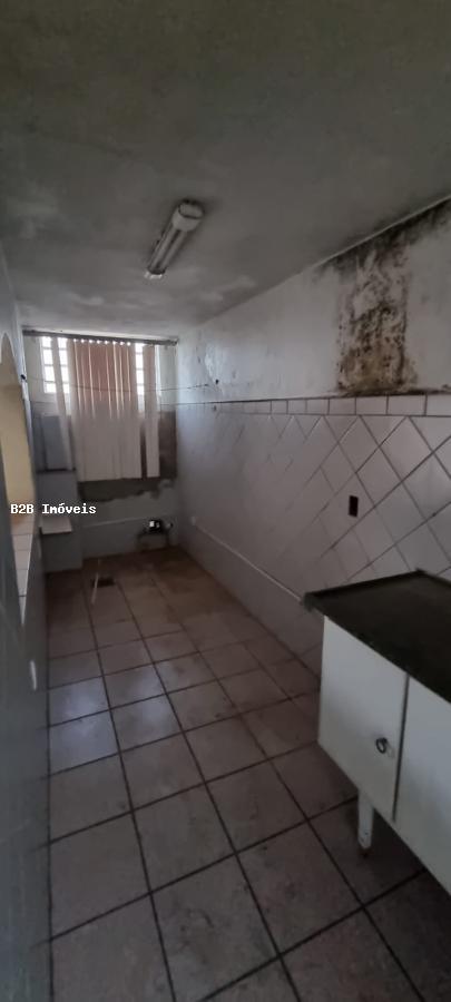 Casa à venda com 2 quartos, 170m² - Foto 1