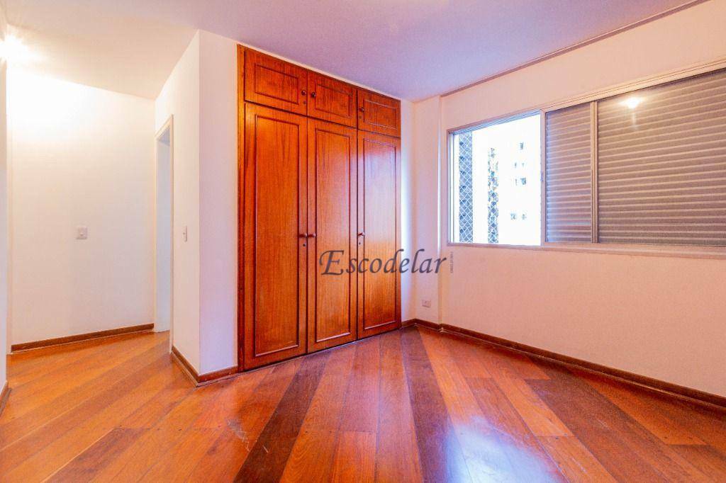 Apartamento para alugar com 3 quartos, 150m² - Foto 7