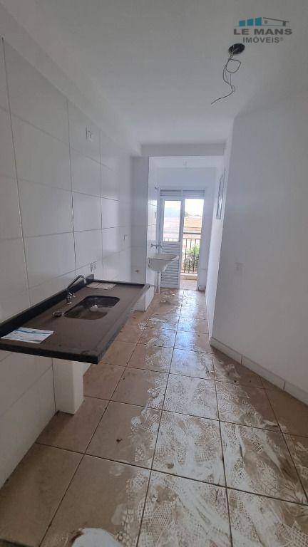 Apartamento à venda com 2 quartos, 66m² - Foto 3