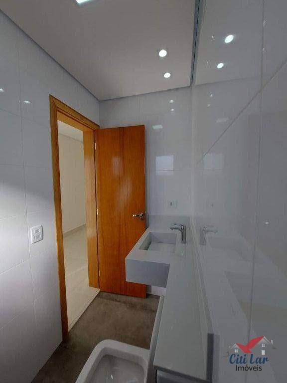 Sobrado à venda e aluguel com 3 quartos, 207m² - Foto 32