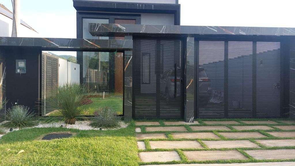 Casa de Condomínio à venda com 4 quartos, 260m² - Foto 1