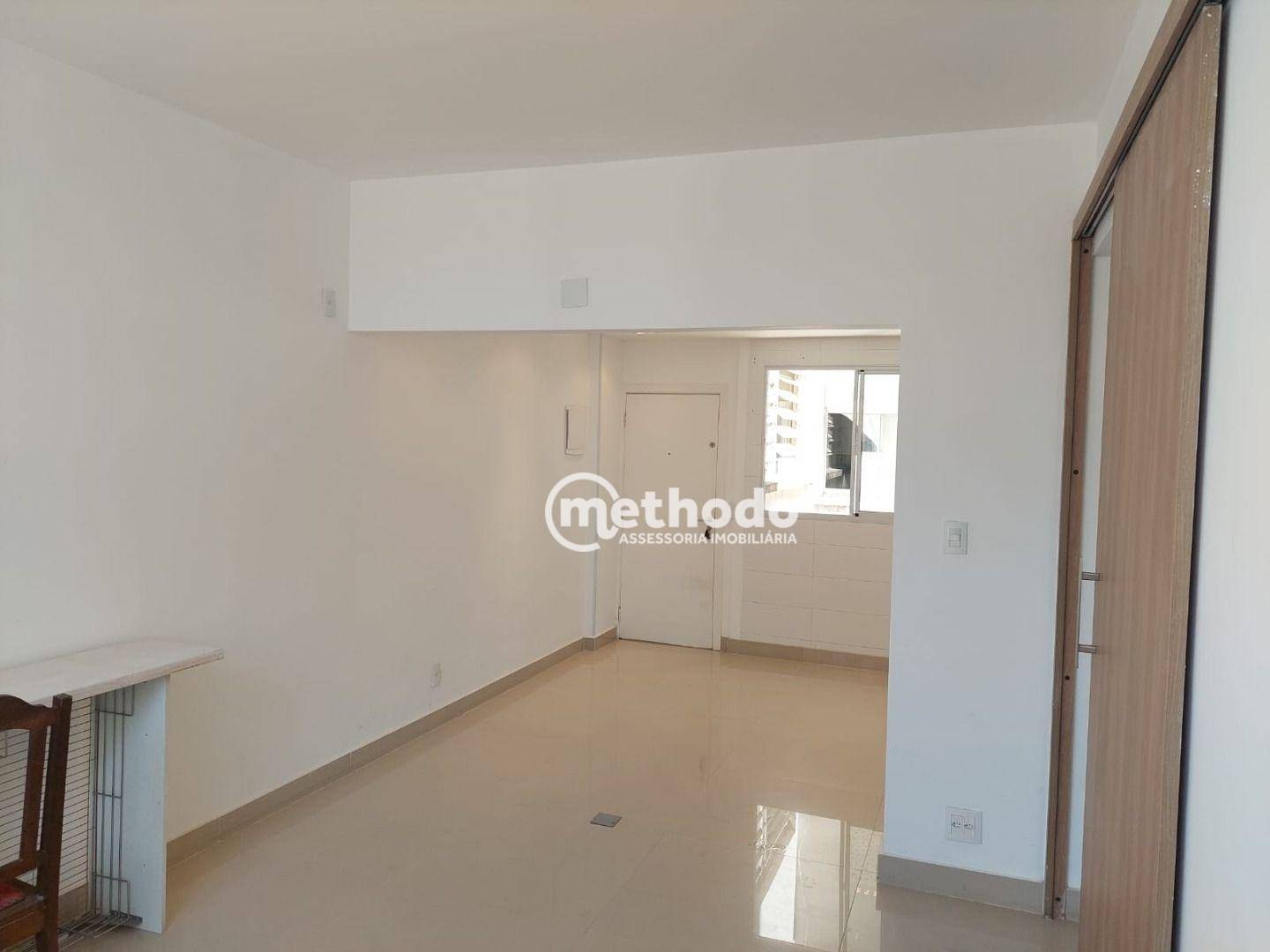 Apartamento à venda com 3 quartos, 70m² - Foto 2