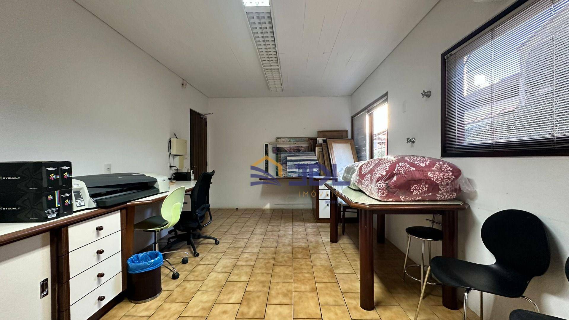 Casa à venda com 3 quartos, 350m² - Foto 8