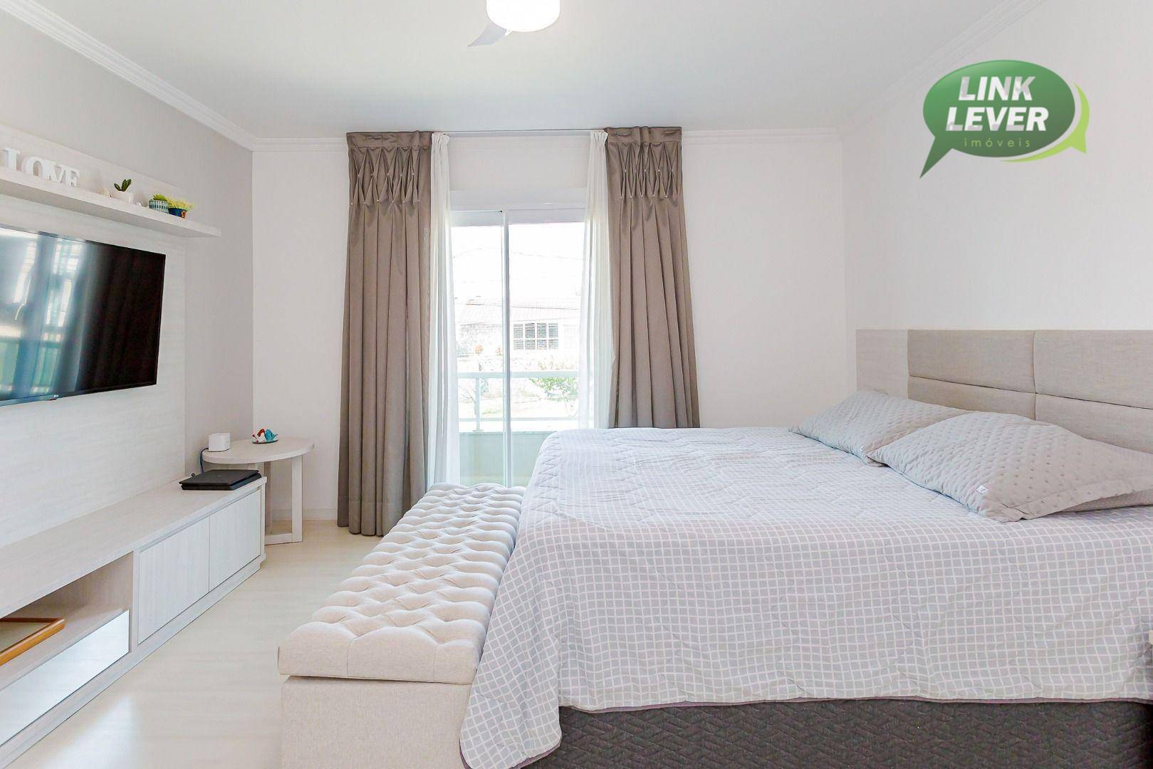 Casa à venda com 5 quartos, 177m² - Foto 19