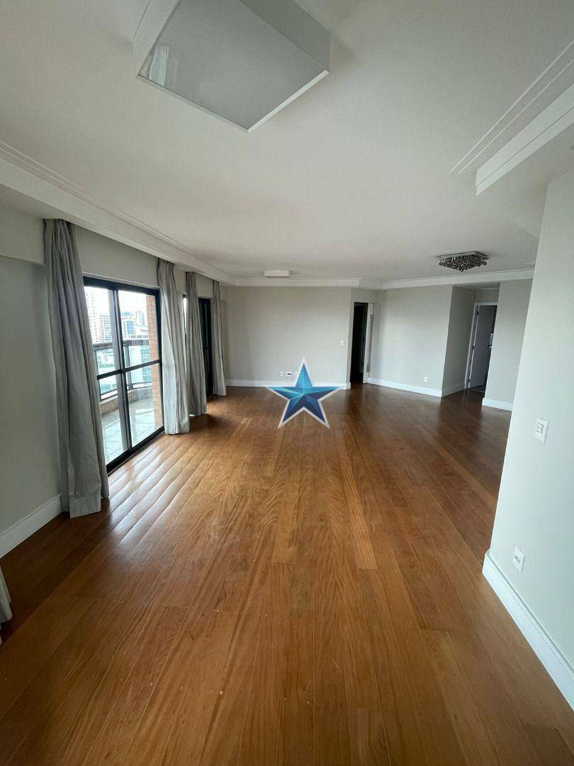 Apartamento para alugar com 3 quartos, 130m² - Foto 10
