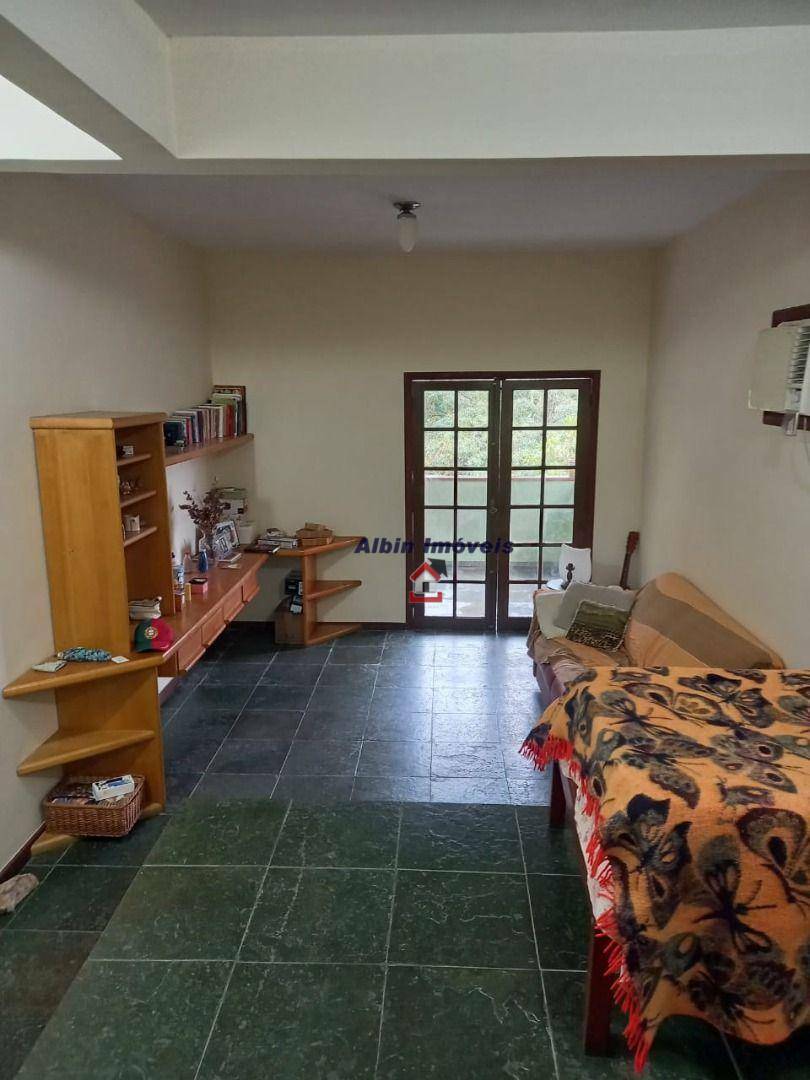 Casa à venda com 4 quartos, 187m² - Foto 42