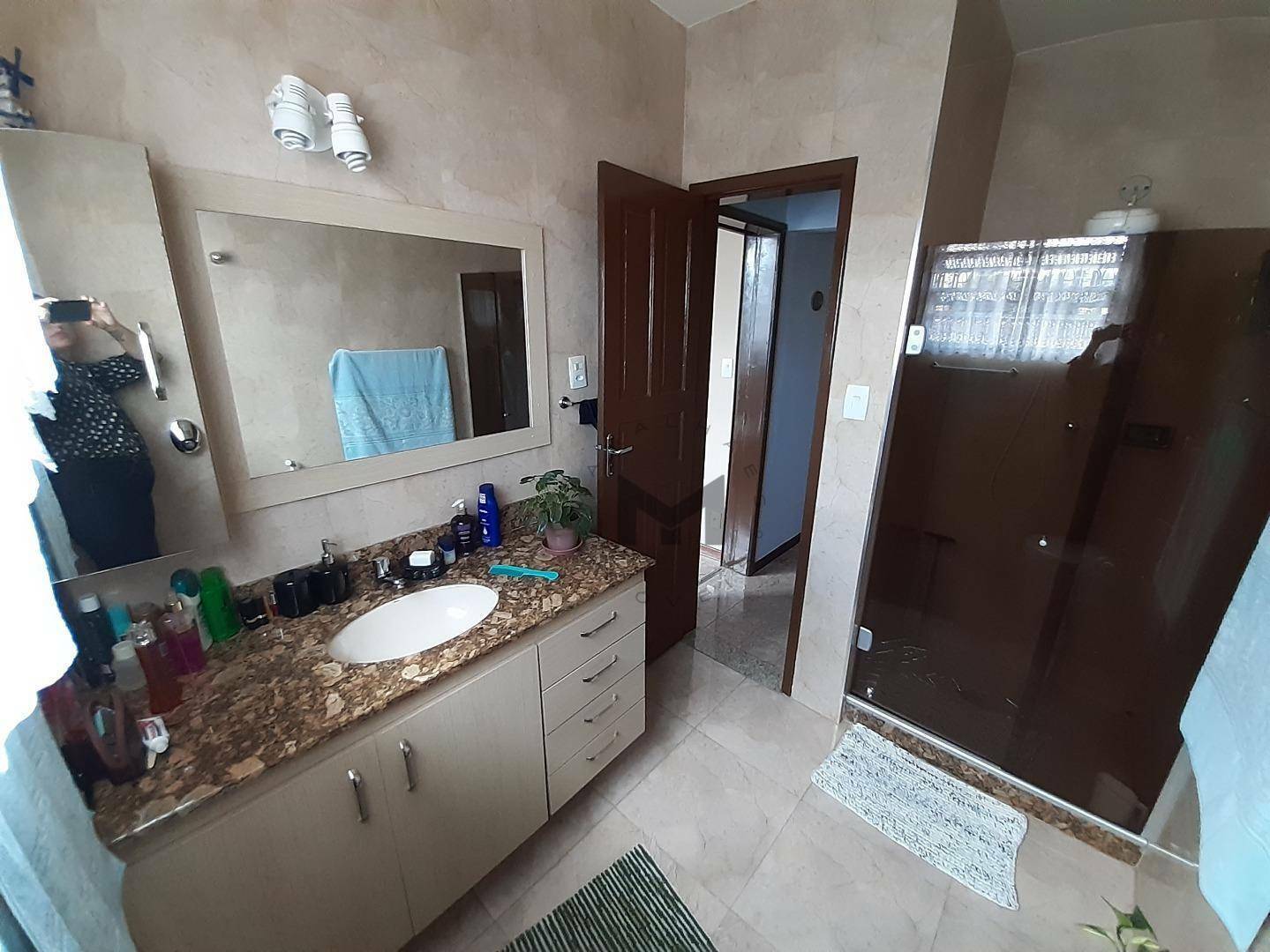 Casa à venda com 3 quartos, 300m² - Foto 23