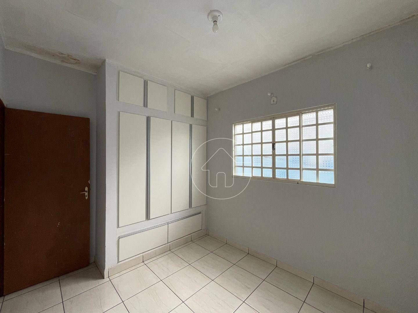 Casa à venda com 3 quartos, 220m² - Foto 11