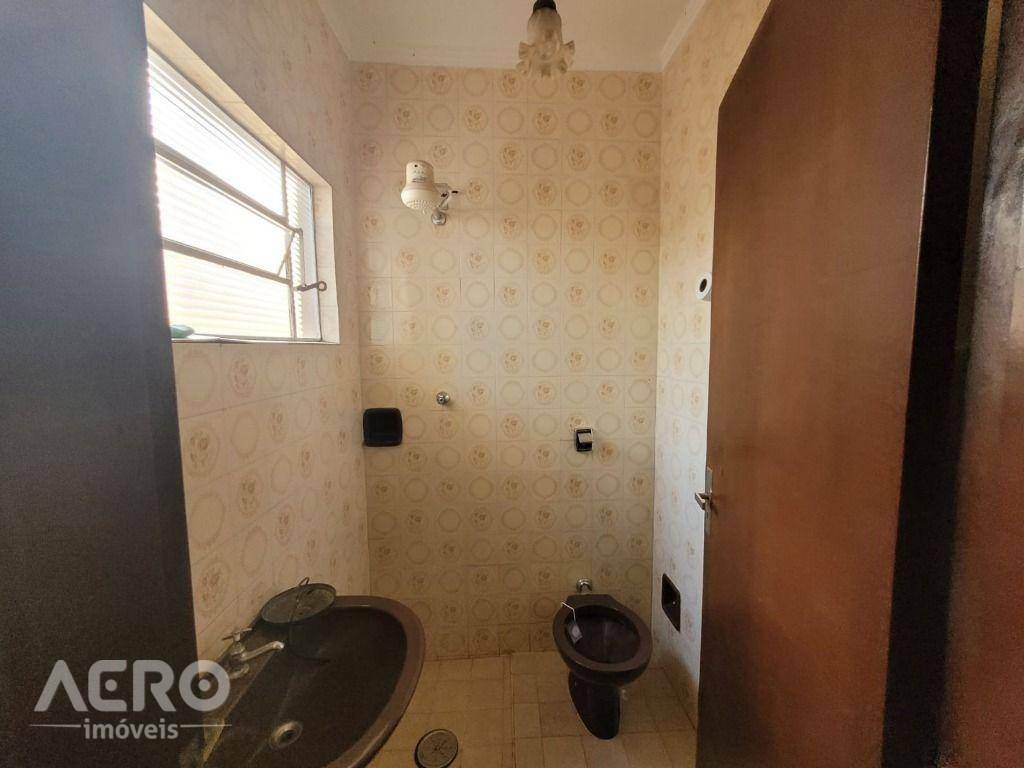 Casa à venda com 3 quartos, 200m² - Foto 4