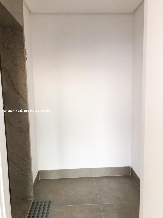 Apartamento à venda com 3 quartos, 189m² - Foto 3