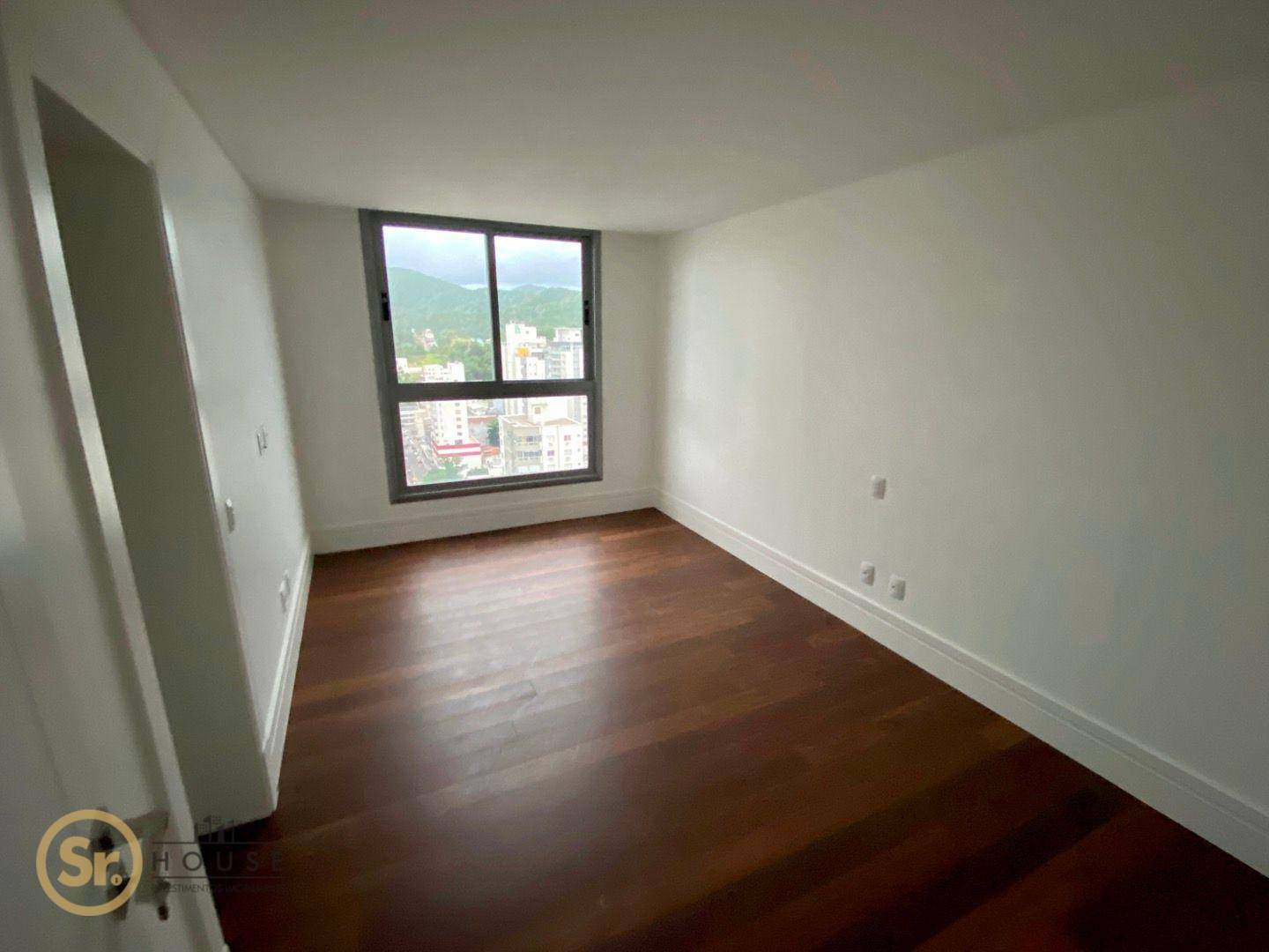 Apartamento à venda com 5 quartos, 242m² - Foto 10