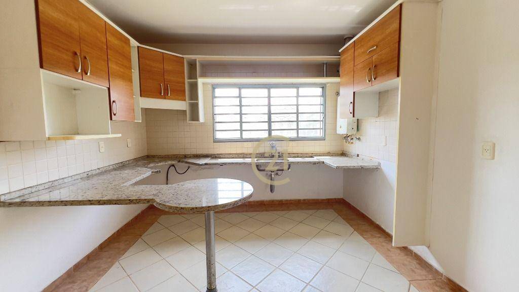 Casa para alugar com 3 quartos, 421m² - Foto 4