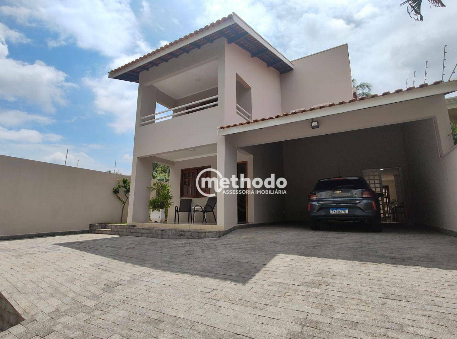 Casa à venda com 3 quartos, 200m² - Foto 1