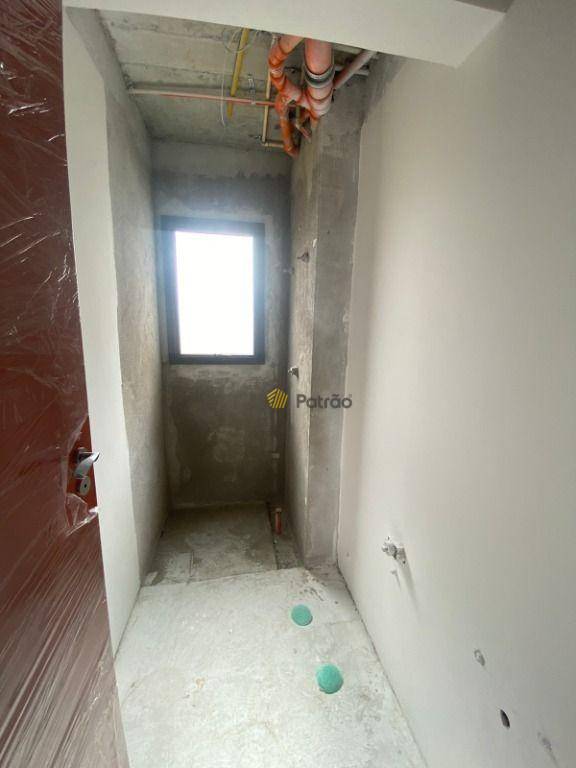 Apartamento à venda com 3 quartos, 175m² - Foto 9