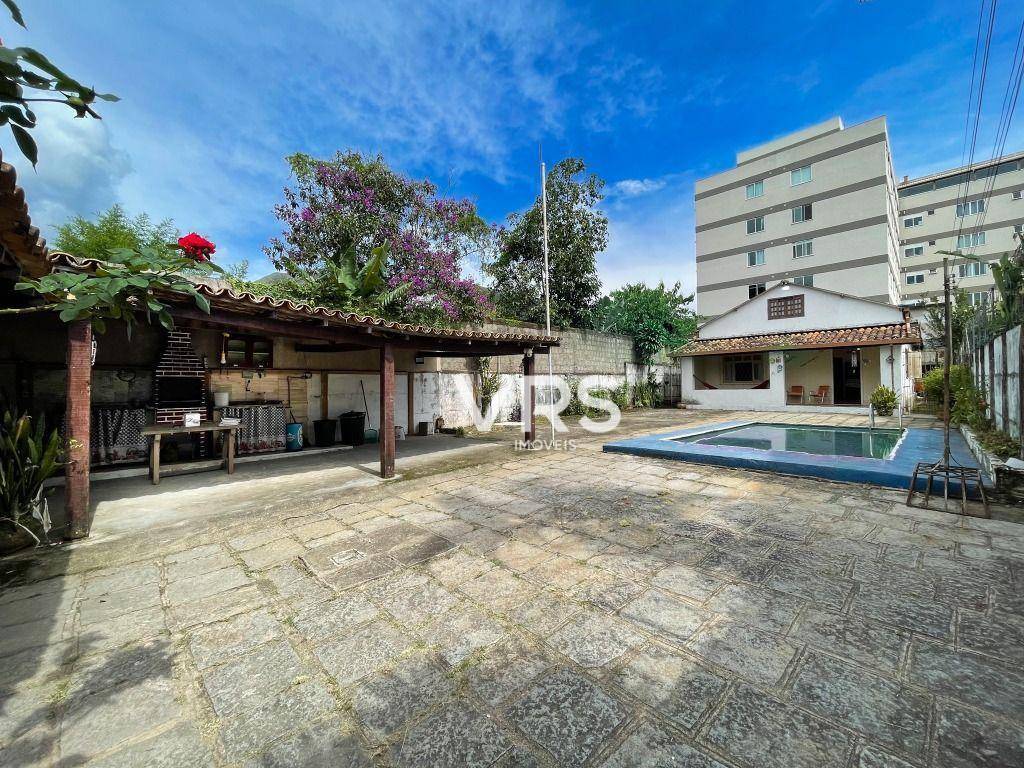 Casa à venda com 3 quartos, 186m² - Foto 2