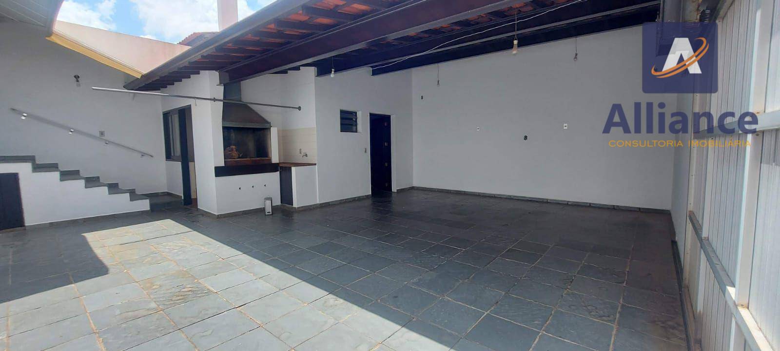 Casa à venda e aluguel com 3 quartos, 230m² - Foto 24