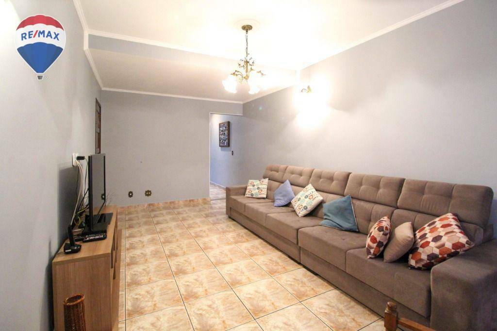 Casa à venda com 3 quartos, 200m² - Foto 5