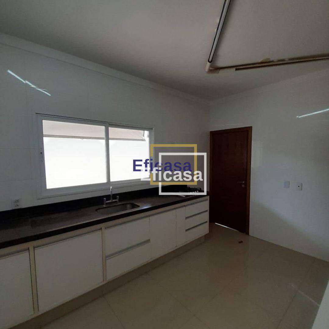 Casa de Condomínio para alugar com 3 quartos, 190m² - Foto 4