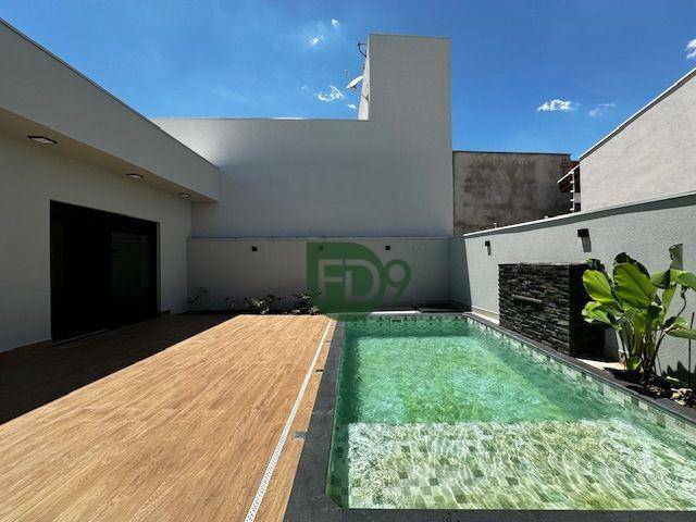 Casa de Condomínio à venda com 4 quartos, 261m² - Foto 2