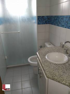 Apartamento à venda com 3 quartos, 80m² - Foto 2