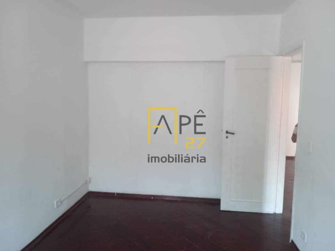 Apartamento à venda com 2 quartos, 70m² - Foto 4