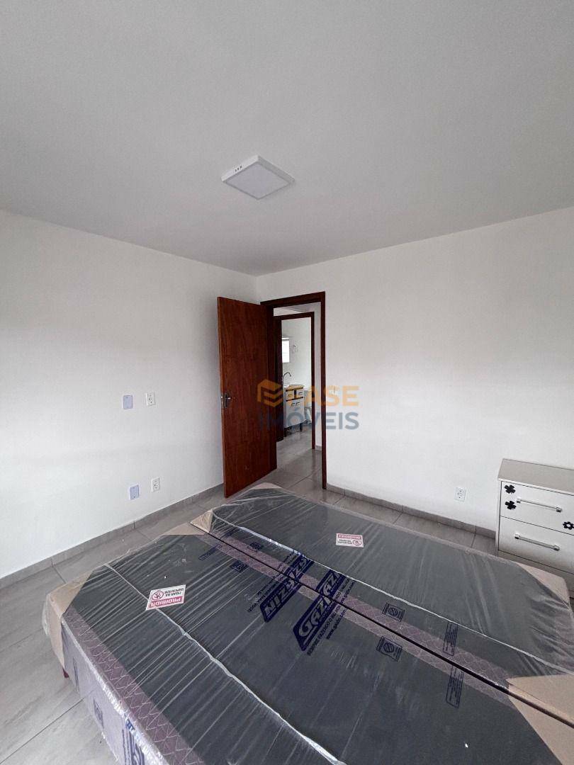 Casa à venda com 2 quartos, 1m² - Foto 13