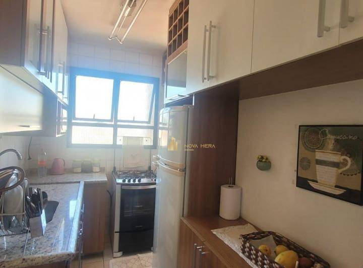 Apartamento à venda com 2 quartos, 61m² - Foto 15